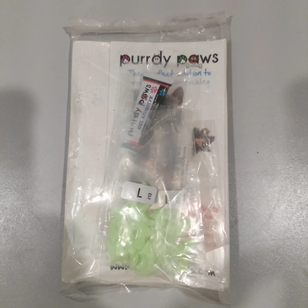 BRAND NEW PURRDY PAWS GLOW IN THE DARK NAIL CAPS FOR LARGE 14LB+ SAFE & HUMANE